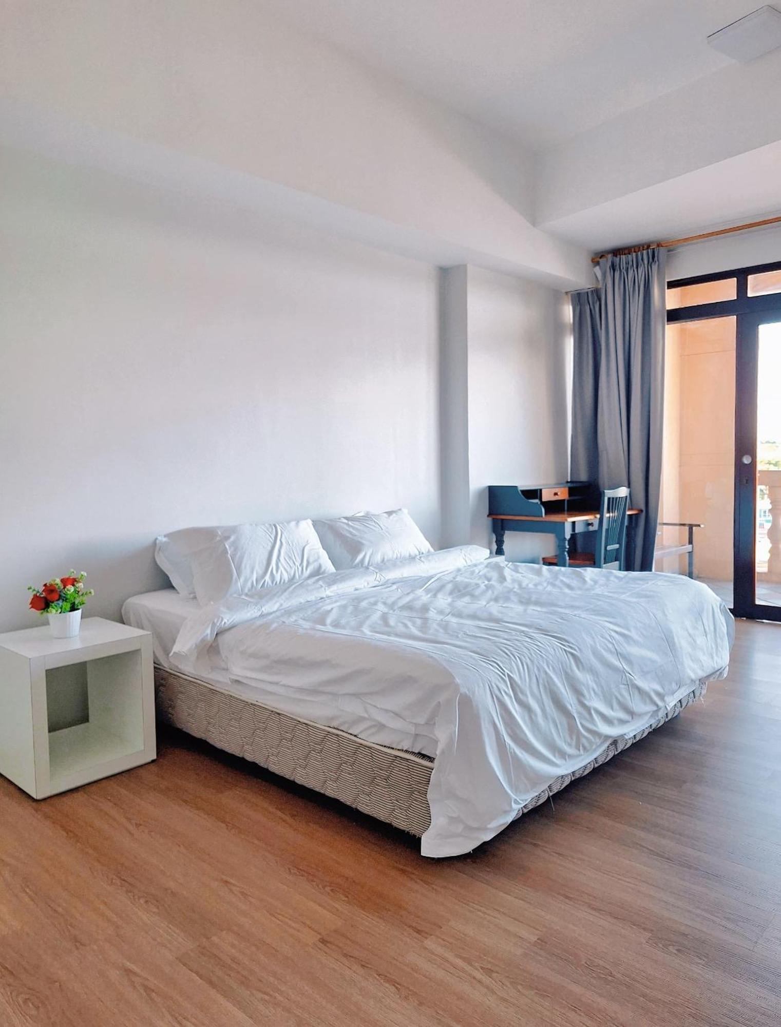 Cozzzy Hut Riverbank Suites Kuching With Spectacular River View Bagian luar foto
